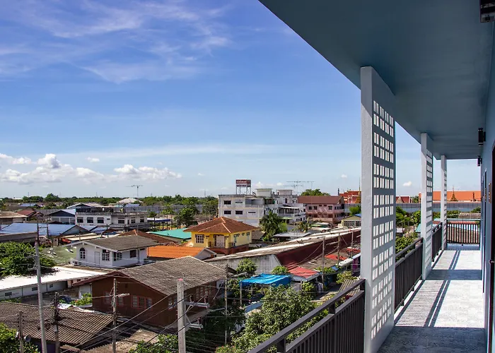 โรงแรม Is Am Are Boutique 3*